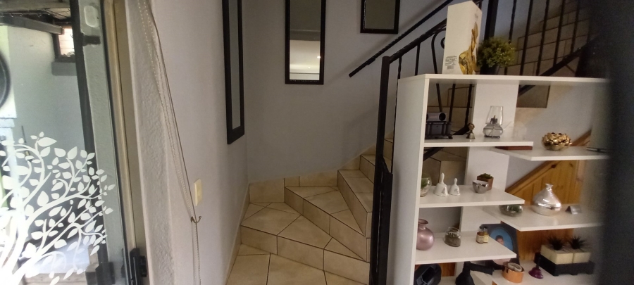 2 Bedroom Property for Sale in Annlin Gauteng