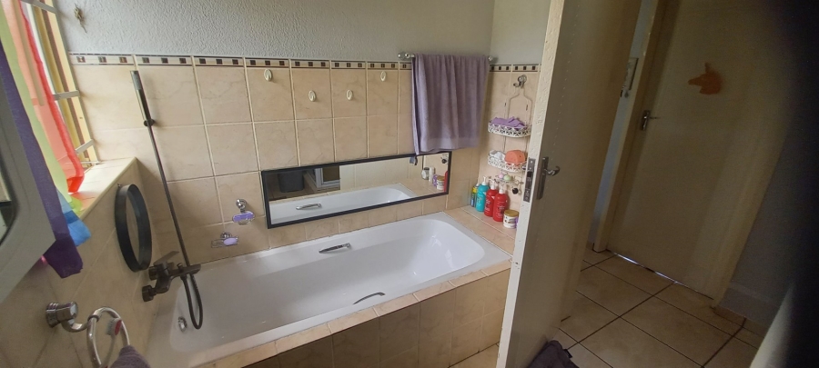 2 Bedroom Property for Sale in Annlin Gauteng