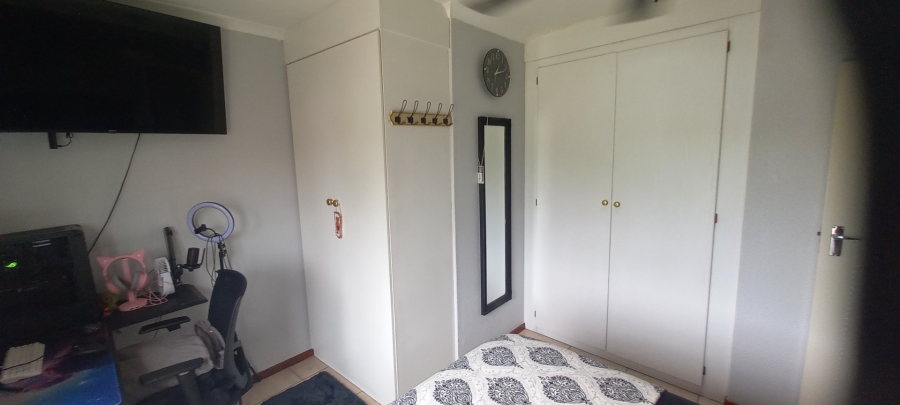 2 Bedroom Property for Sale in Annlin Gauteng