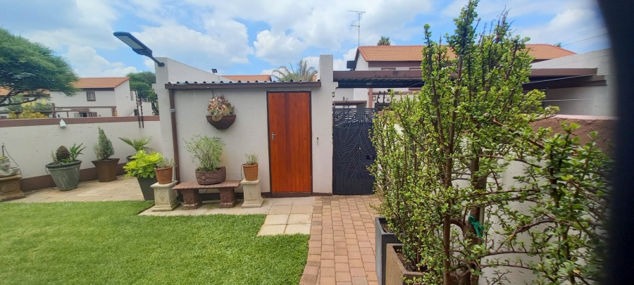2 Bedroom Property for Sale in Annlin Gauteng