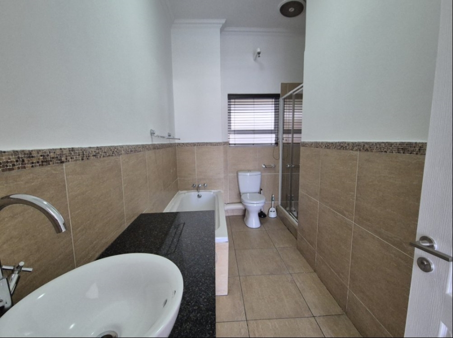 2 Bedroom Property for Sale in Greenstone Hill Gauteng