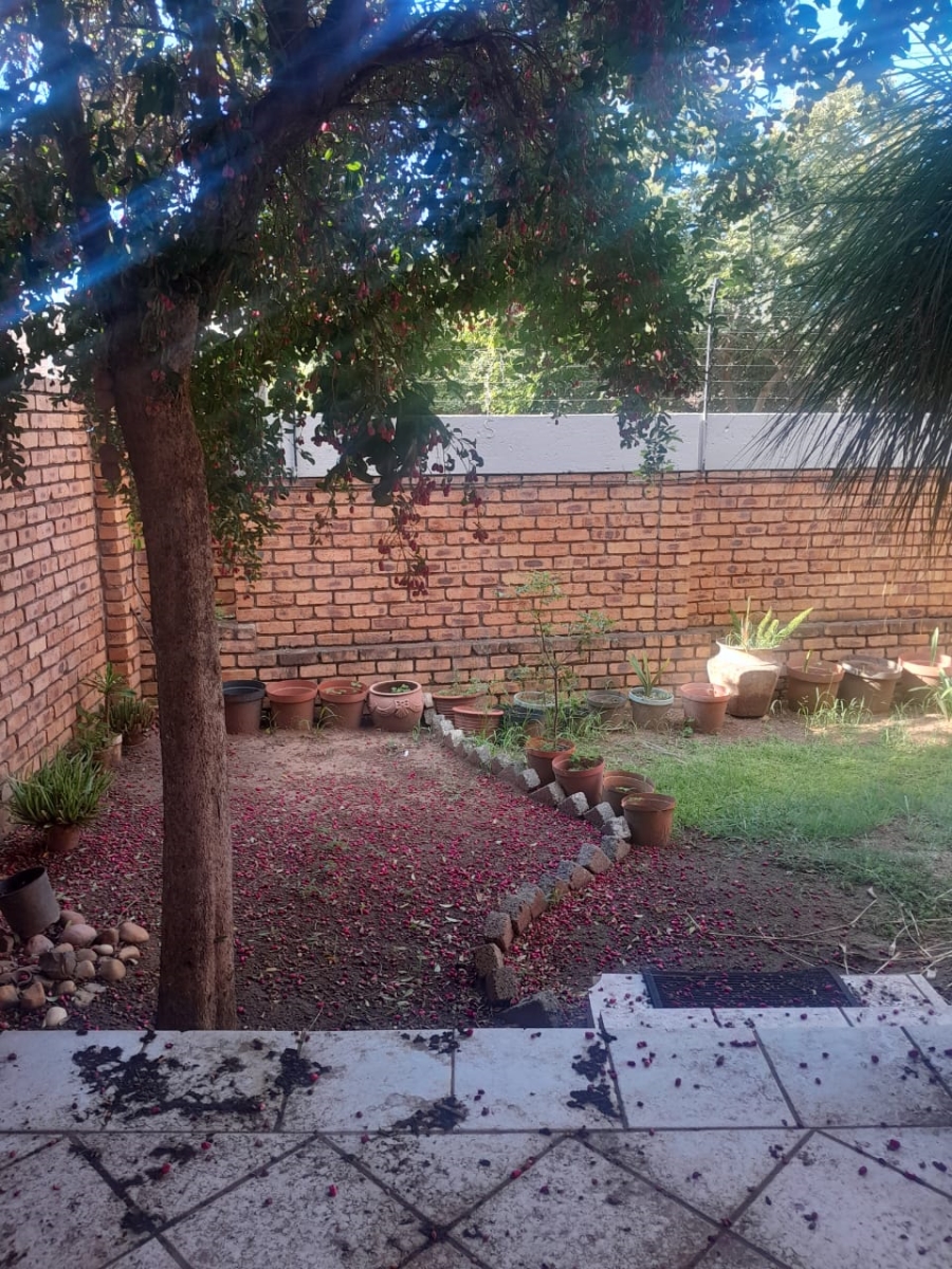 2 Bedroom Property for Sale in Amberfield Crest Estate Gauteng
