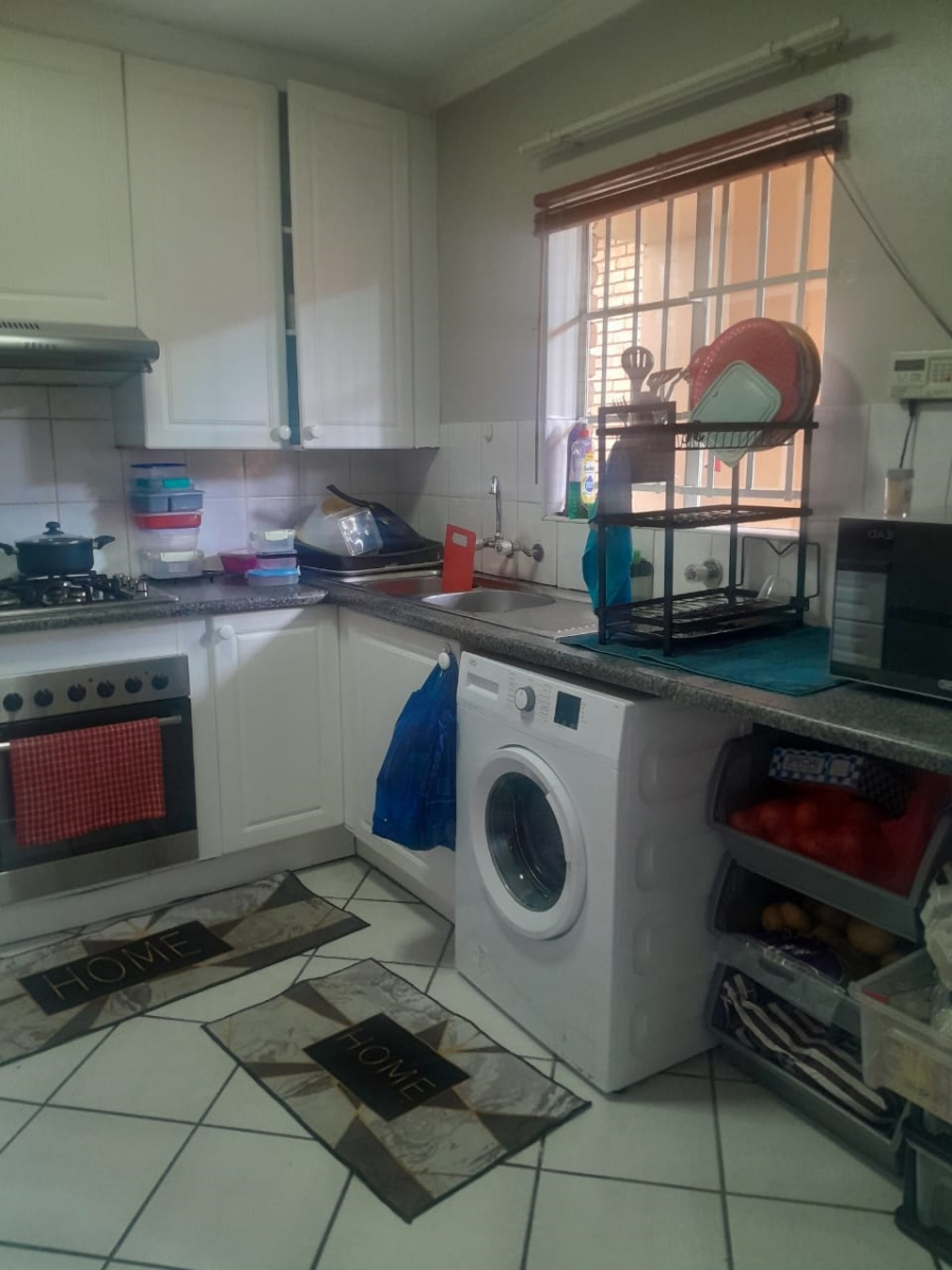 2 Bedroom Property for Sale in Amberfield Crest Estate Gauteng