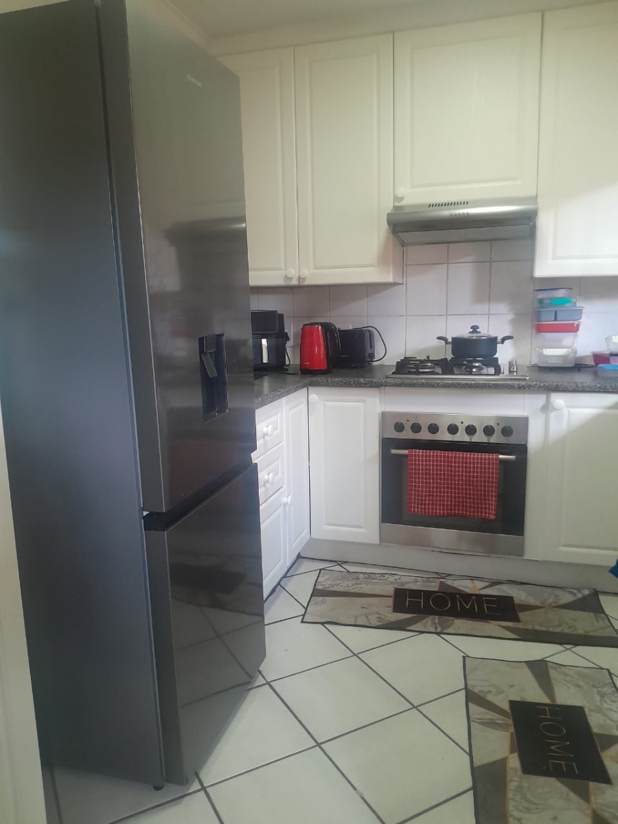 2 Bedroom Property for Sale in Amberfield Crest Estate Gauteng