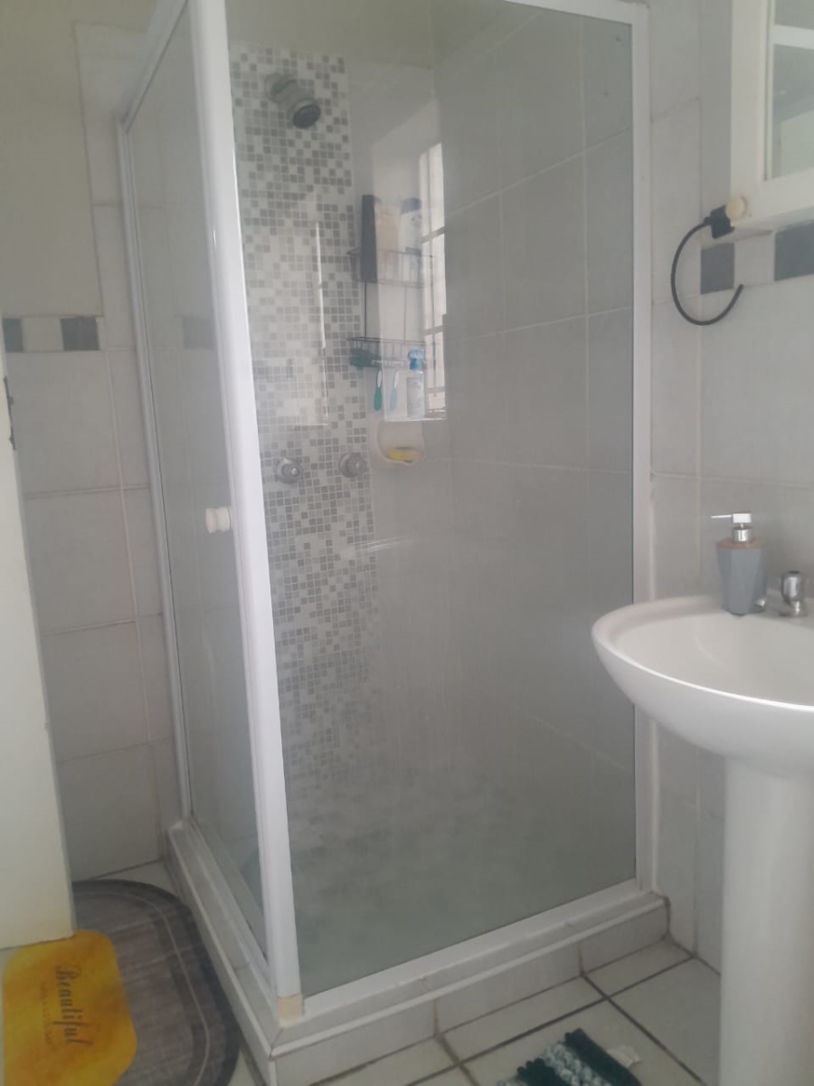 2 Bedroom Property for Sale in Amberfield Crest Estate Gauteng