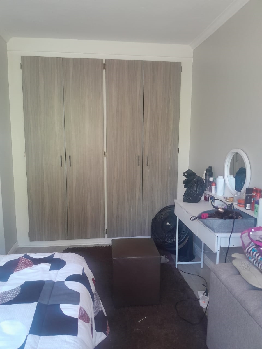 2 Bedroom Property for Sale in Amberfield Crest Estate Gauteng