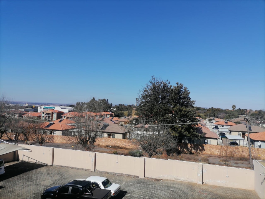 To Let 2 Bedroom Property for Rent in Albemarle Gauteng