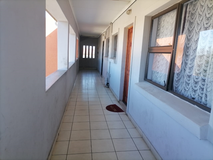 To Let 2 Bedroom Property for Rent in Albemarle Gauteng