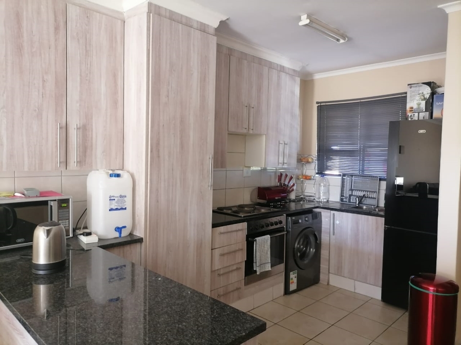 To Let 2 Bedroom Property for Rent in Albemarle Gauteng