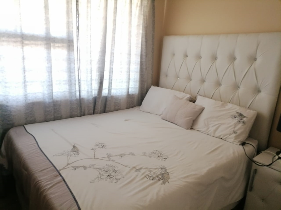 To Let 2 Bedroom Property for Rent in Albemarle Gauteng