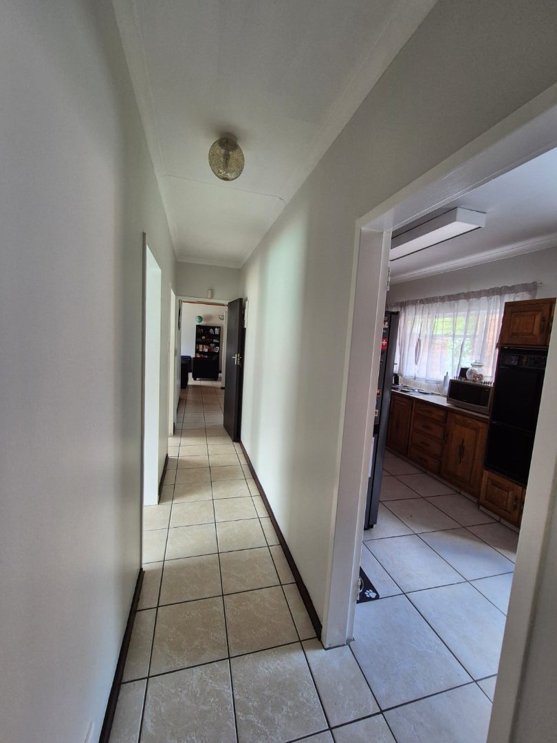 3 Bedroom Property for Sale in Rooihuiskraal Gauteng