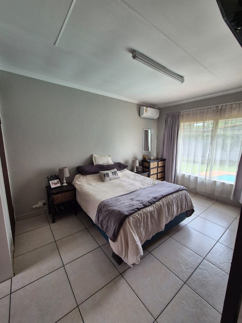 3 Bedroom Property for Sale in Rooihuiskraal Gauteng