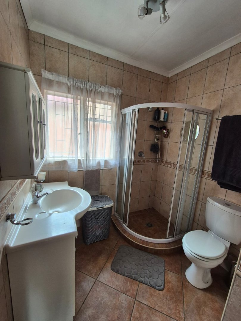 3 Bedroom Property for Sale in Rooihuiskraal Gauteng