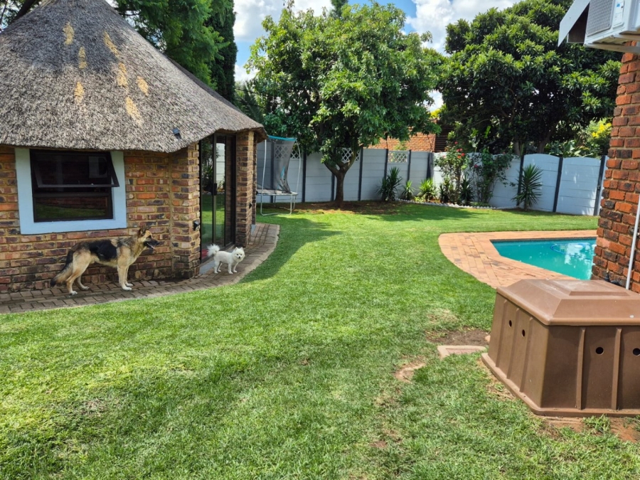 3 Bedroom Property for Sale in Rooihuiskraal Gauteng