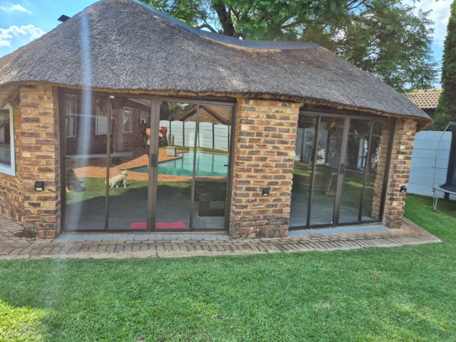 3 Bedroom Property for Sale in Rooihuiskraal Gauteng