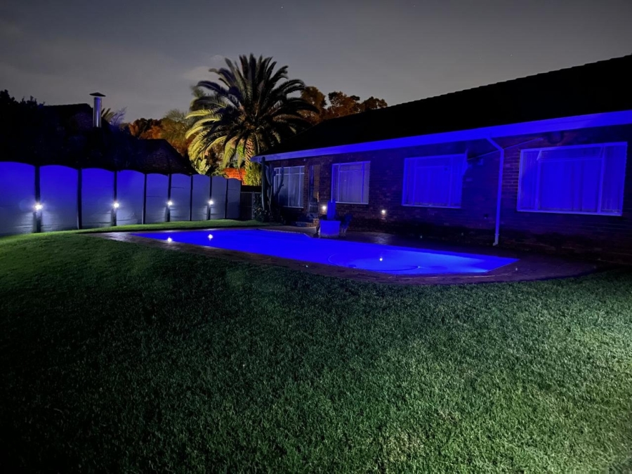 3 Bedroom Property for Sale in Rooihuiskraal Gauteng