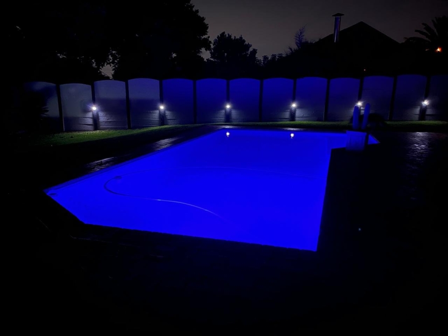 3 Bedroom Property for Sale in Rooihuiskraal Gauteng