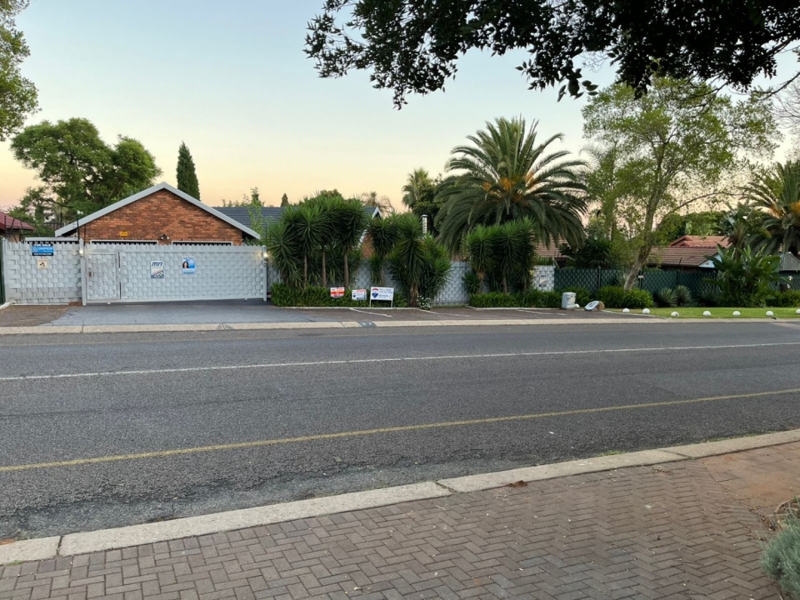 3 Bedroom Property for Sale in Rooihuiskraal Gauteng