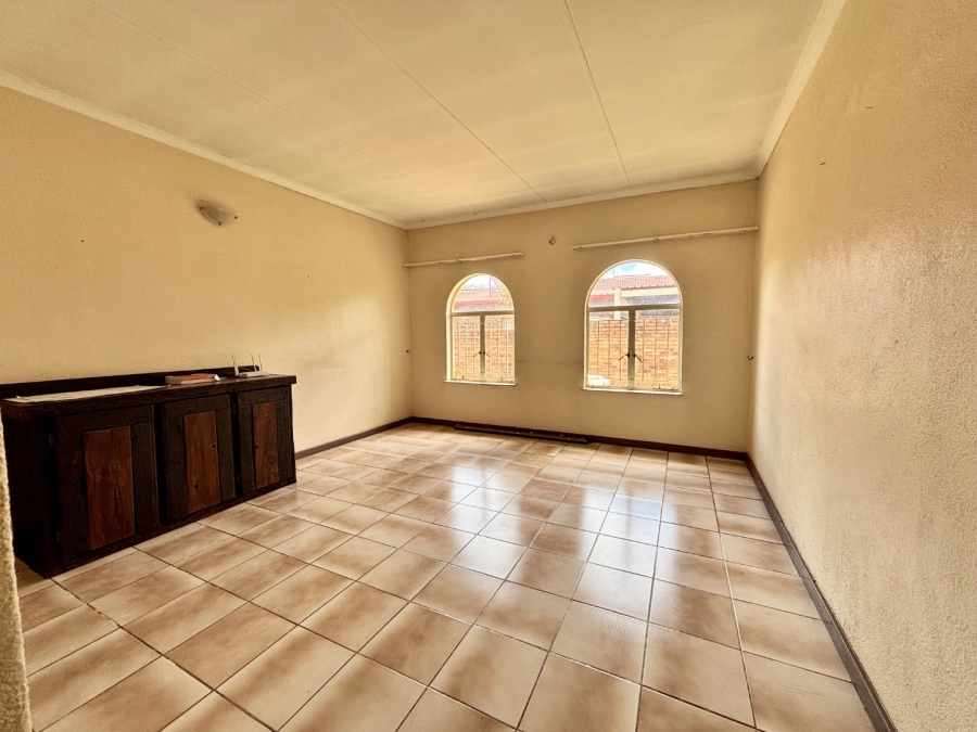  Bedroom Property for Sale in Masada Gauteng