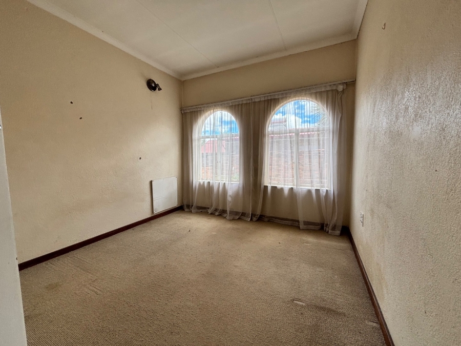  Bedroom Property for Sale in Masada Gauteng