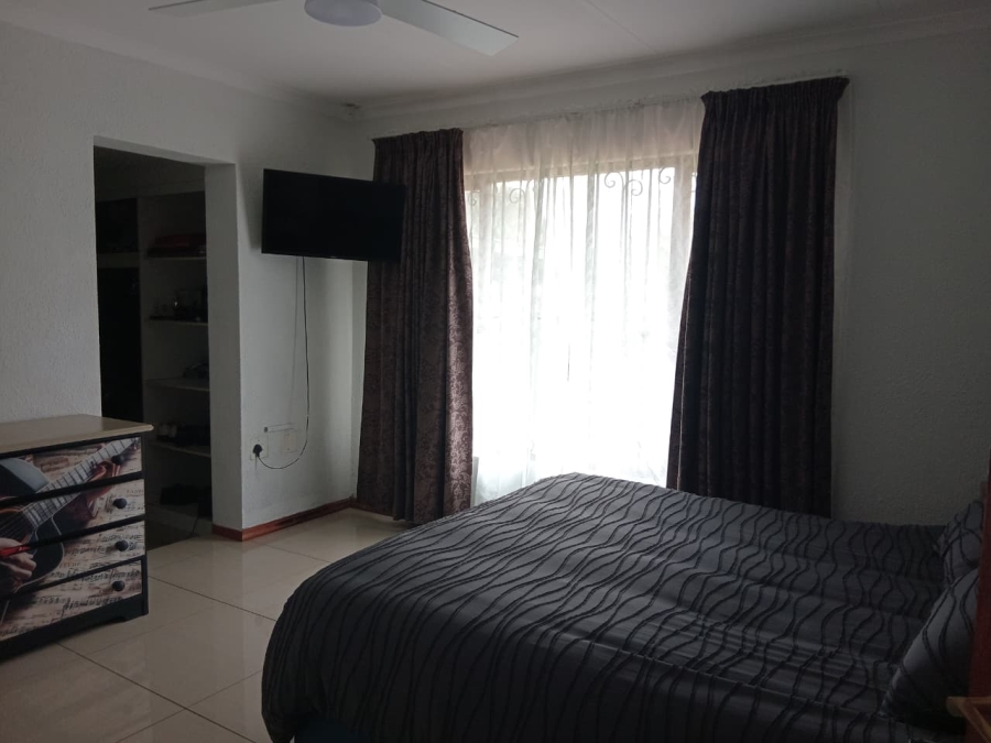 3 Bedroom Property for Sale in Noordheuwel Gauteng