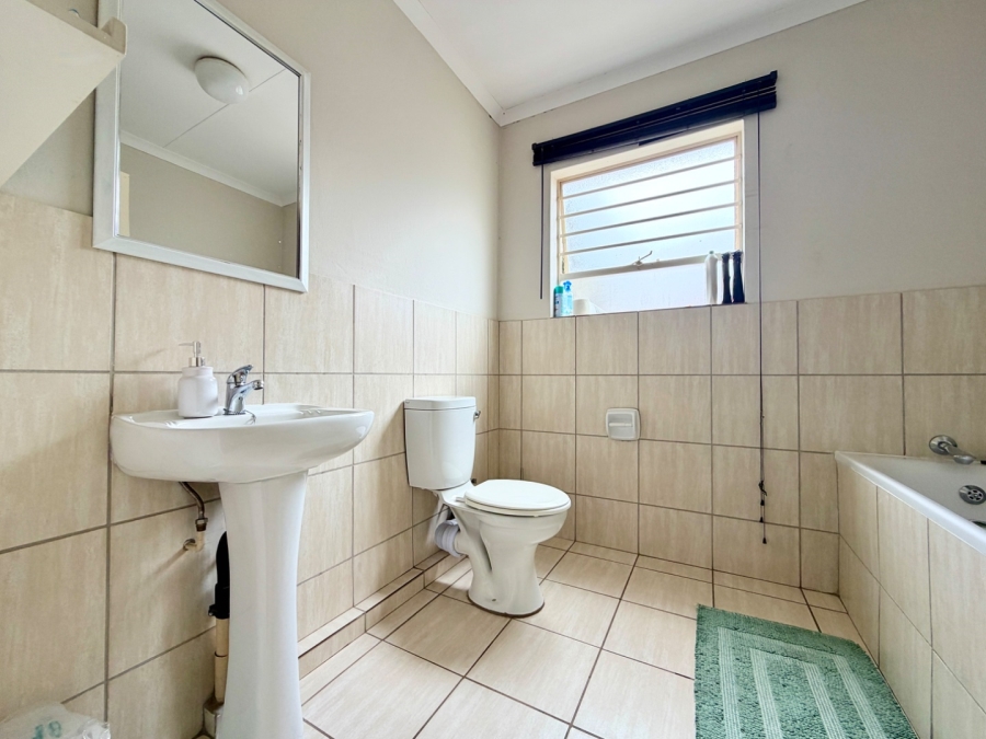 2 Bedroom Property for Sale in Terenure Gauteng