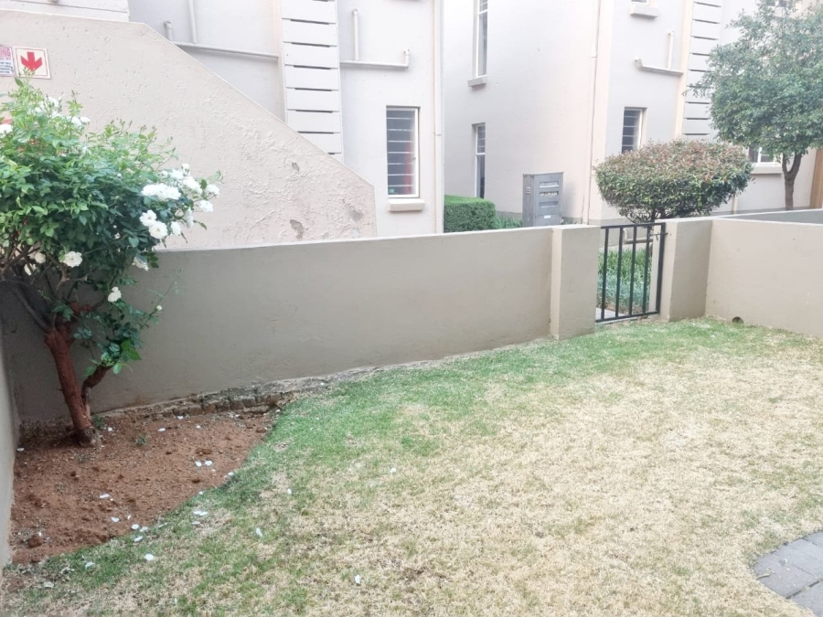 To Let 1 Bedroom Property for Rent in Klippoortje Gauteng