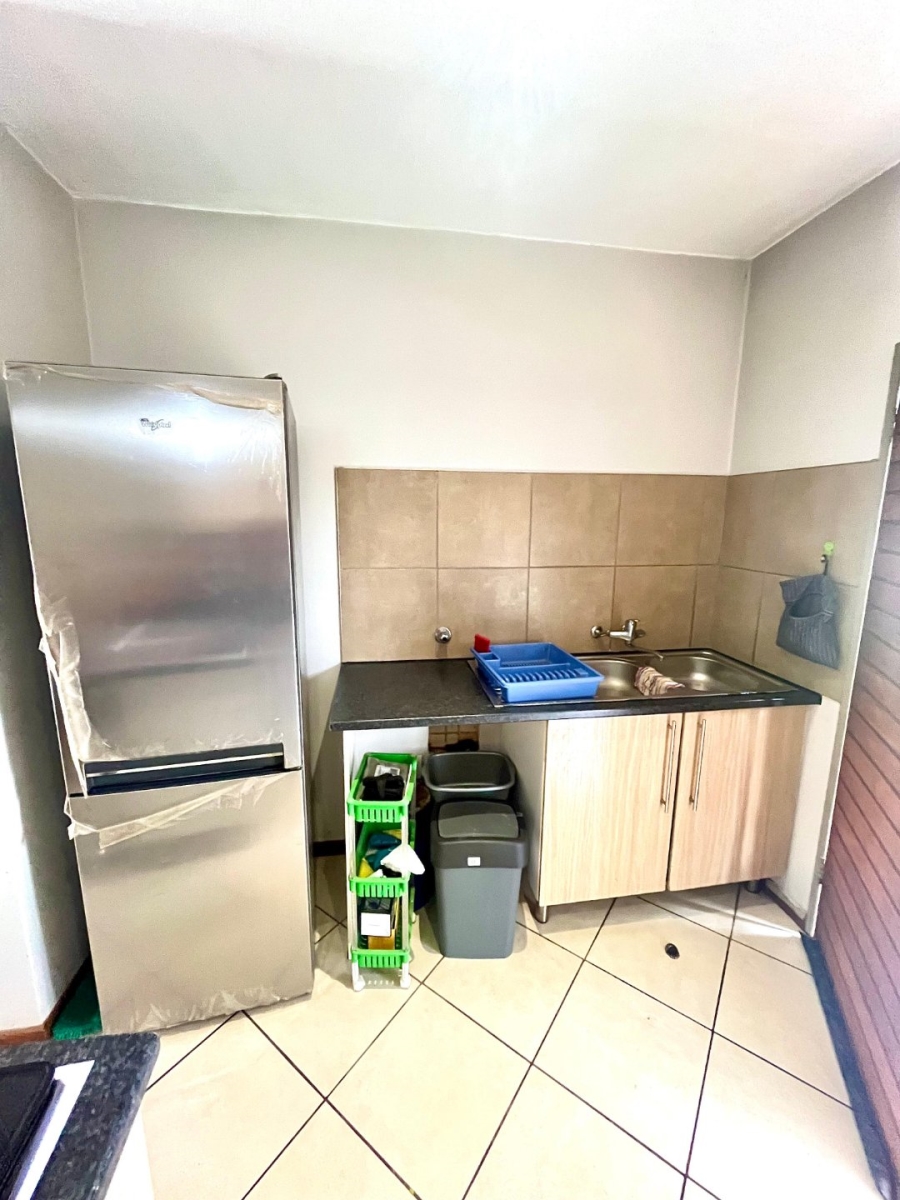 2 Bedroom Property for Sale in Monavoni Gauteng