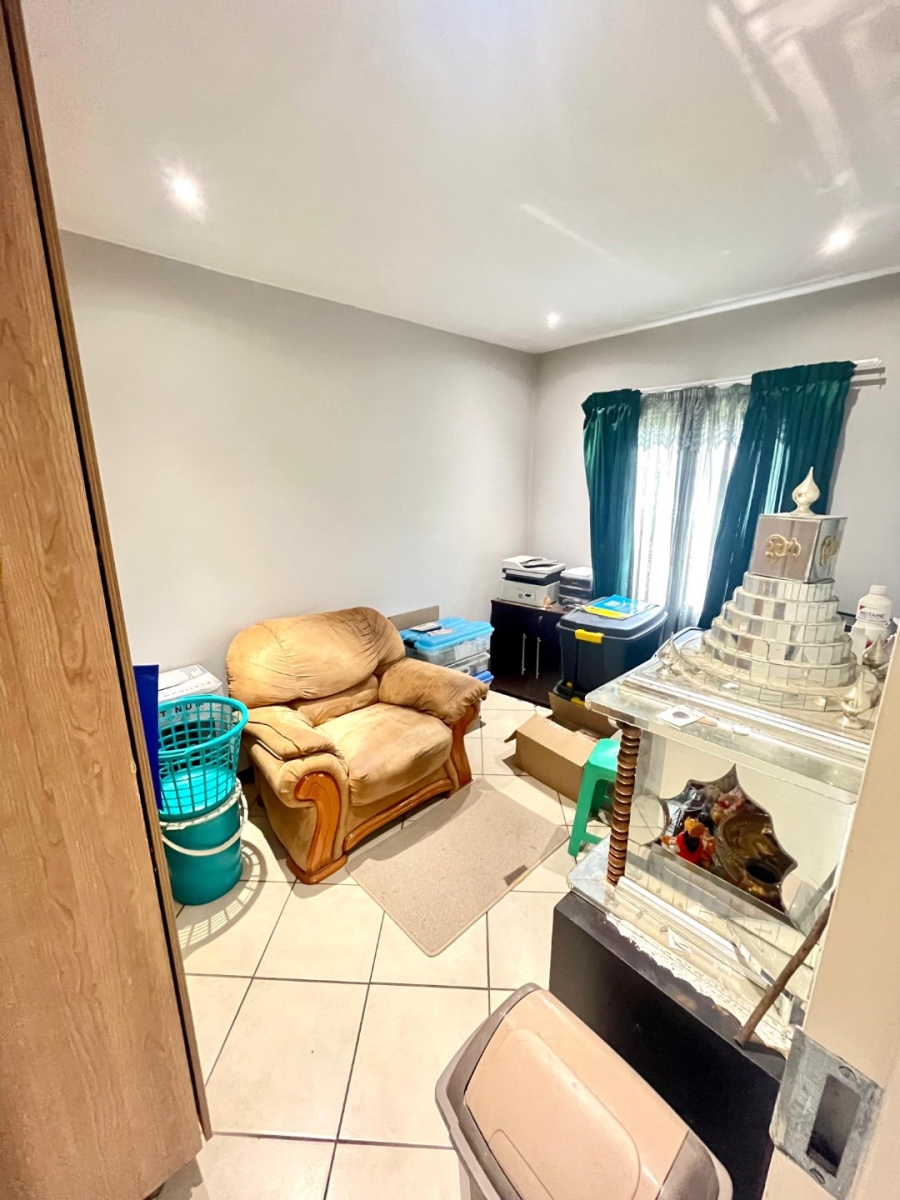 2 Bedroom Property for Sale in Monavoni Gauteng