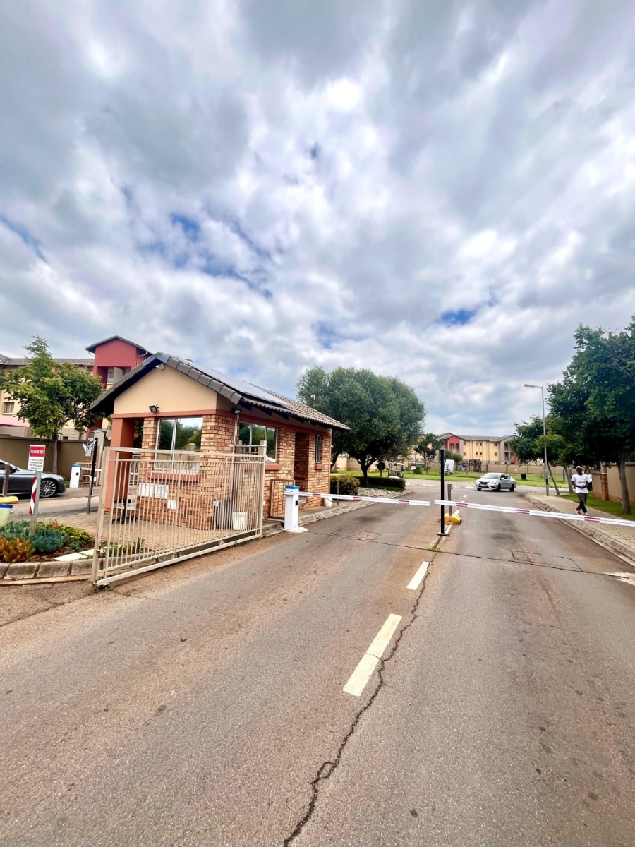 2 Bedroom Property for Sale in Monavoni Gauteng