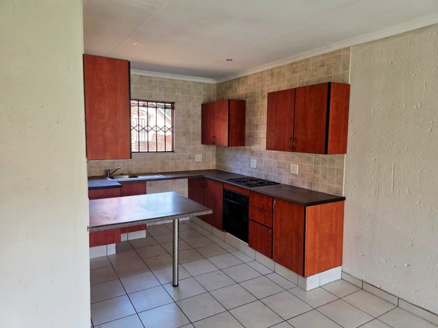 2 Bedroom Property for Sale in Dunnottar Gauteng