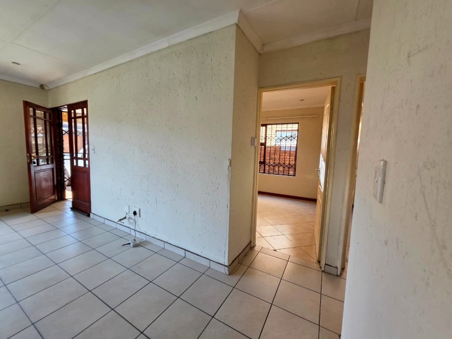 2 Bedroom Property for Sale in Dunnottar Gauteng