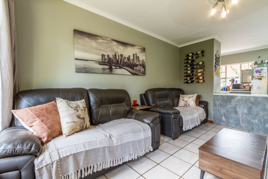 3 Bedroom Property for Sale in Die Wilgers Gauteng