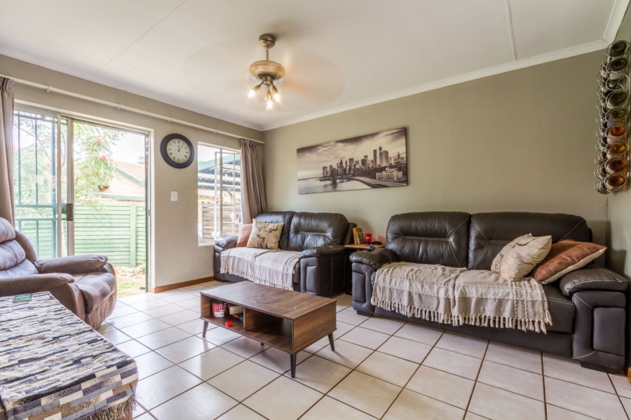 3 Bedroom Property for Sale in Die Wilgers Gauteng