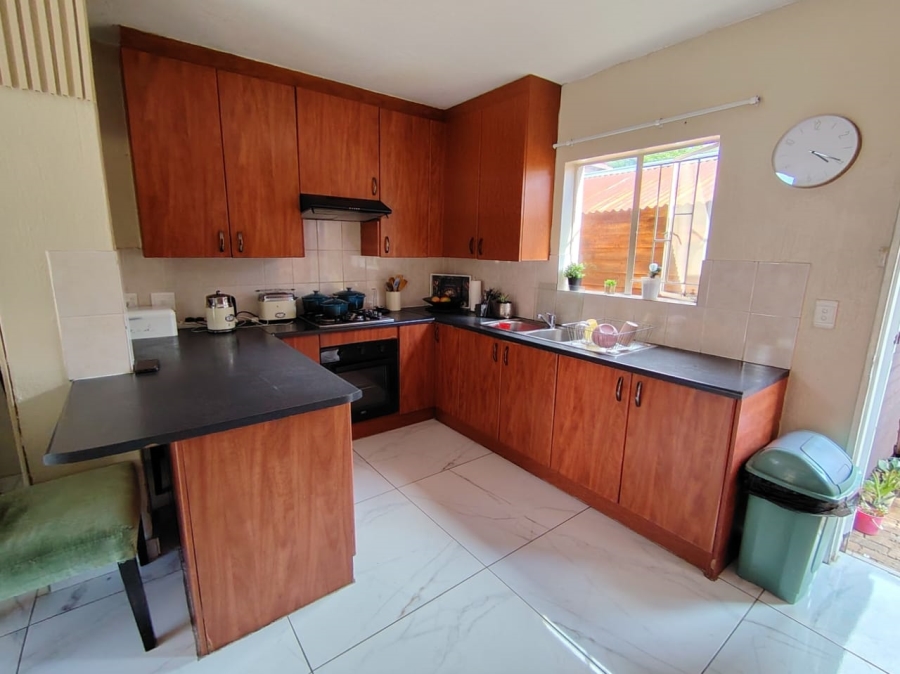 3 Bedroom Property for Sale in Heuwelsig Estate Gauteng