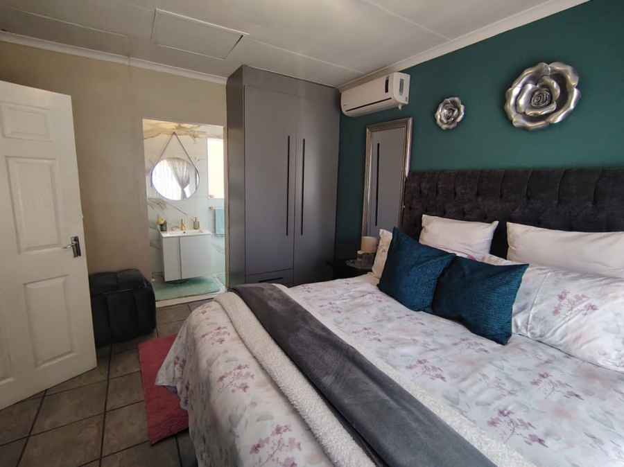 3 Bedroom Property for Sale in Heuwelsig Estate Gauteng