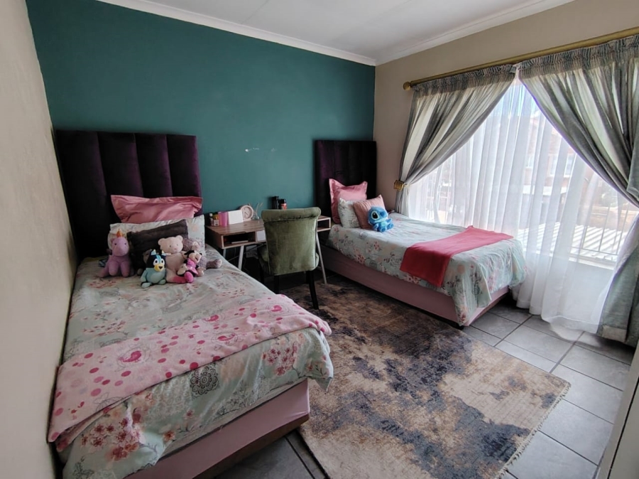 3 Bedroom Property for Sale in Heuwelsig Estate Gauteng