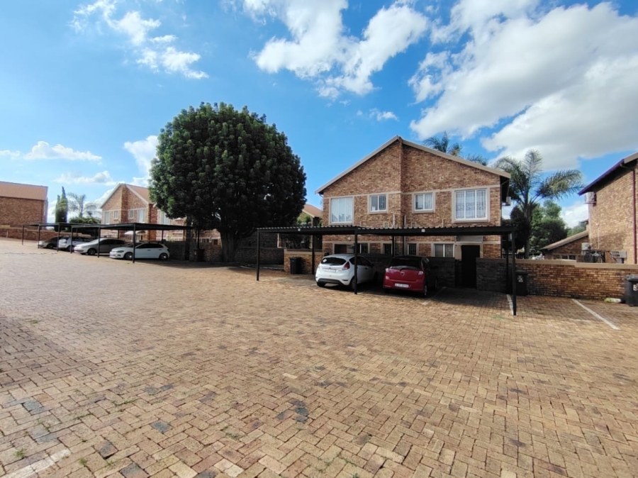 3 Bedroom Property for Sale in Heuwelsig Estate Gauteng