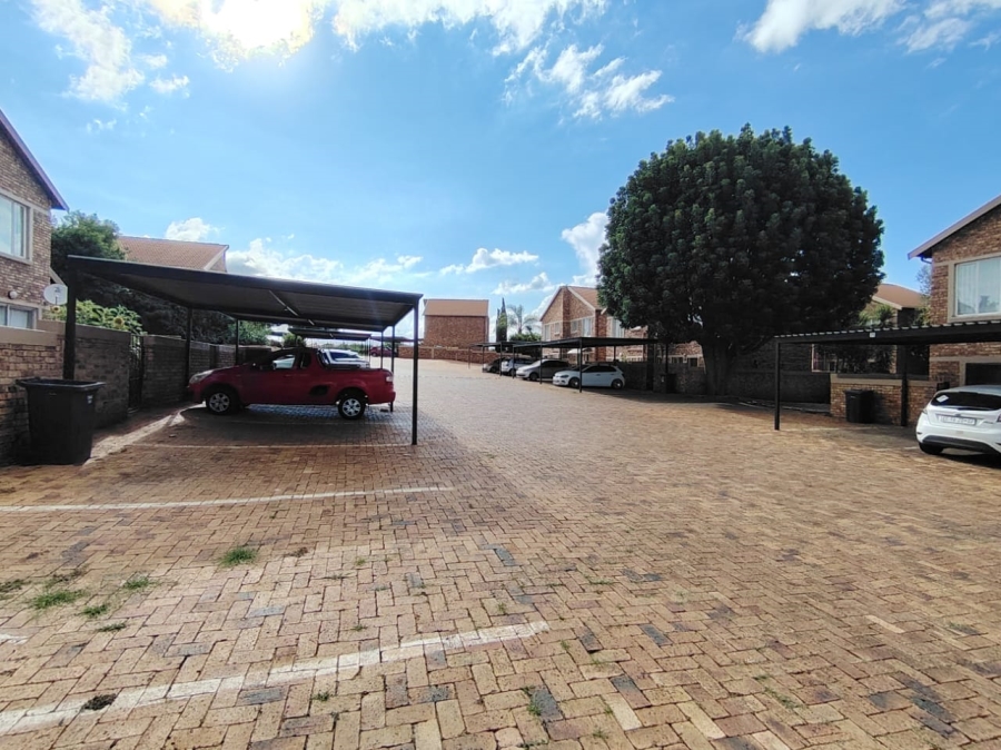 3 Bedroom Property for Sale in Heuwelsig Estate Gauteng