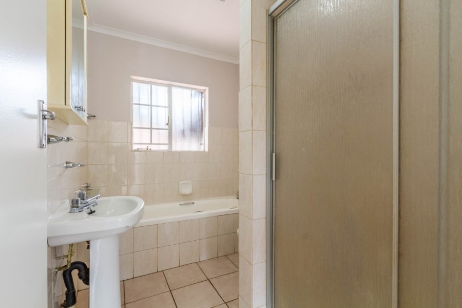  Bedroom Property for Sale in Die Wilgers Gauteng