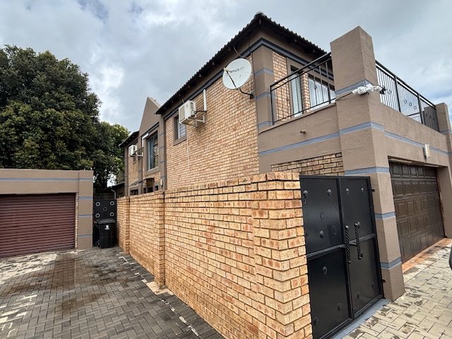  Bedroom Property for Sale in Ravenswood Gauteng