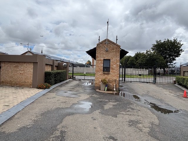  Bedroom Property for Sale in Ravenswood Gauteng