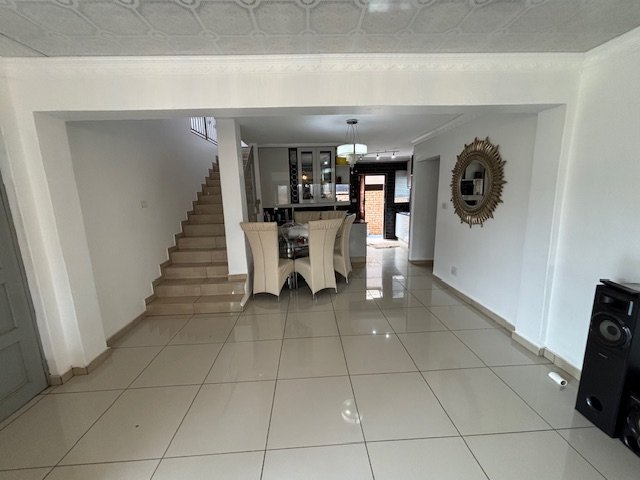  Bedroom Property for Sale in Ravenswood Gauteng