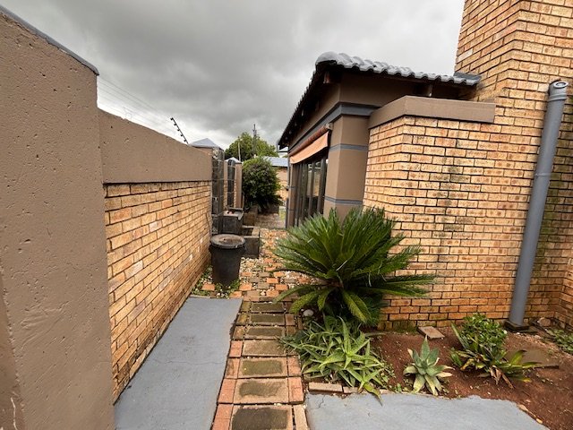  Bedroom Property for Sale in Ravenswood Gauteng