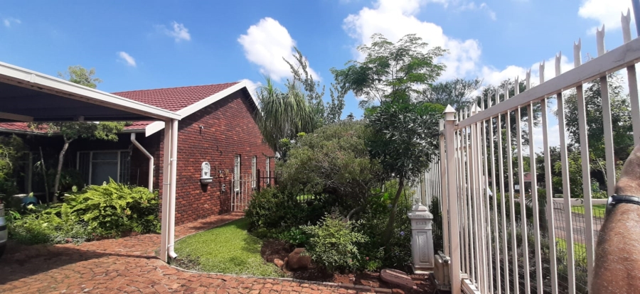 3 Bedroom Property for Sale in Theresa Park Gauteng