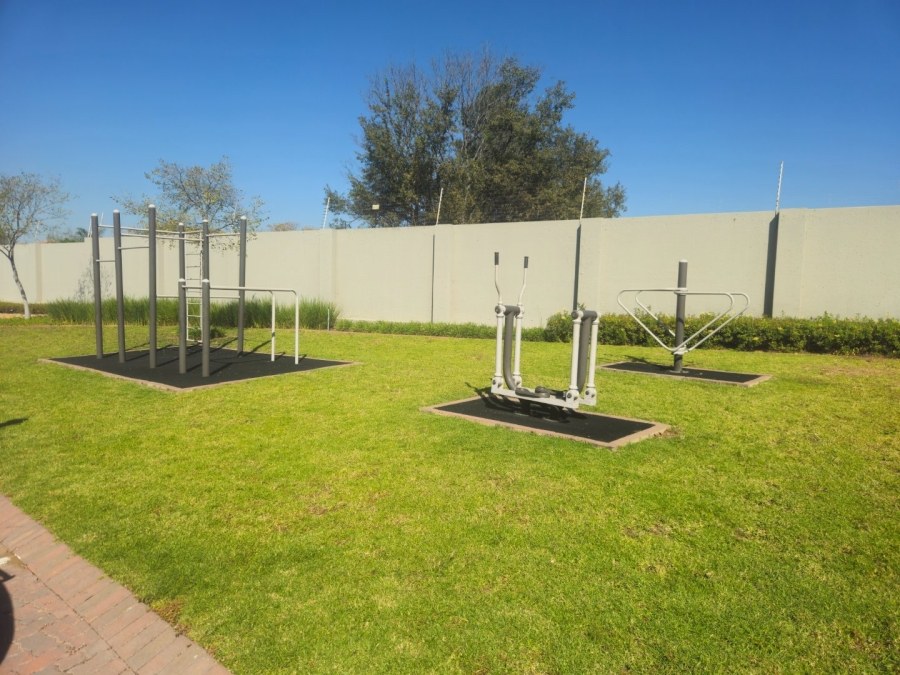 1 Bedroom Property for Sale in Lonehill Gauteng