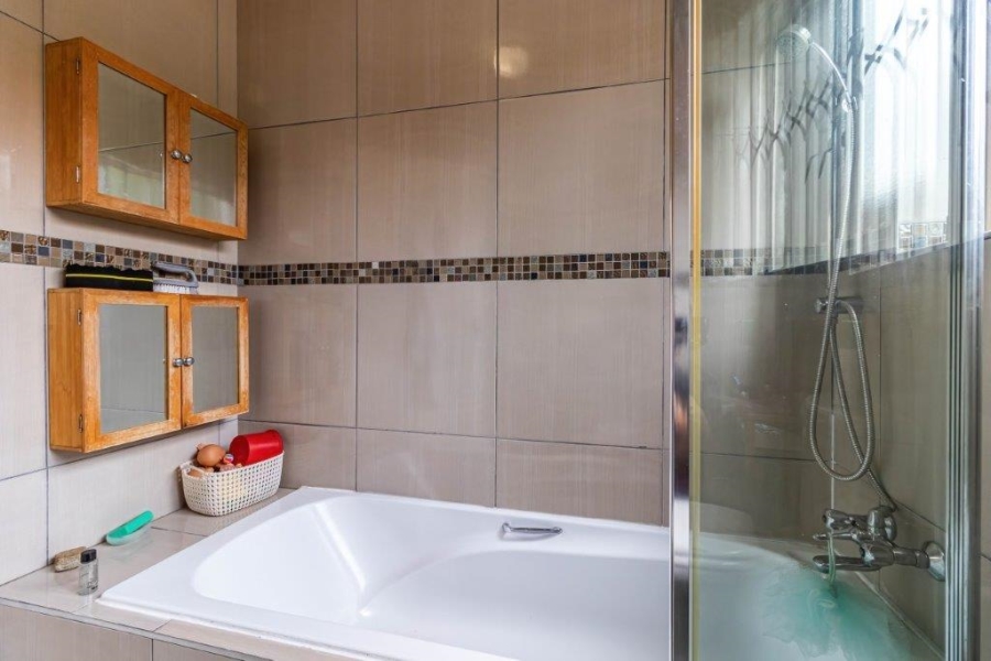 3 Bedroom Property for Sale in Terenure Gauteng