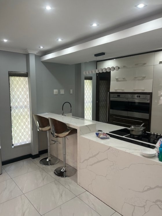 5 Bedroom Property for Sale in Greenstone Hill Gauteng