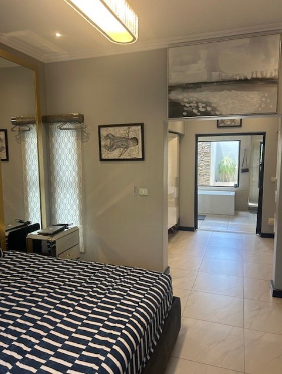 5 Bedroom Property for Sale in Greenstone Hill Gauteng