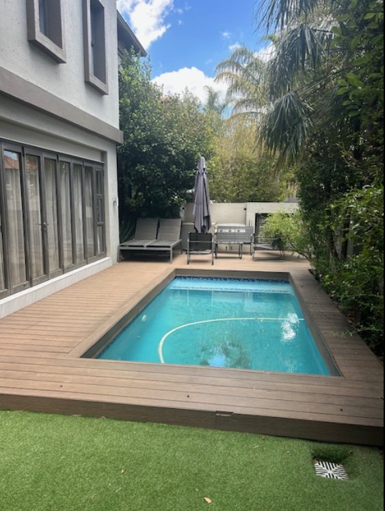 5 Bedroom Property for Sale in Greenstone Hill Gauteng